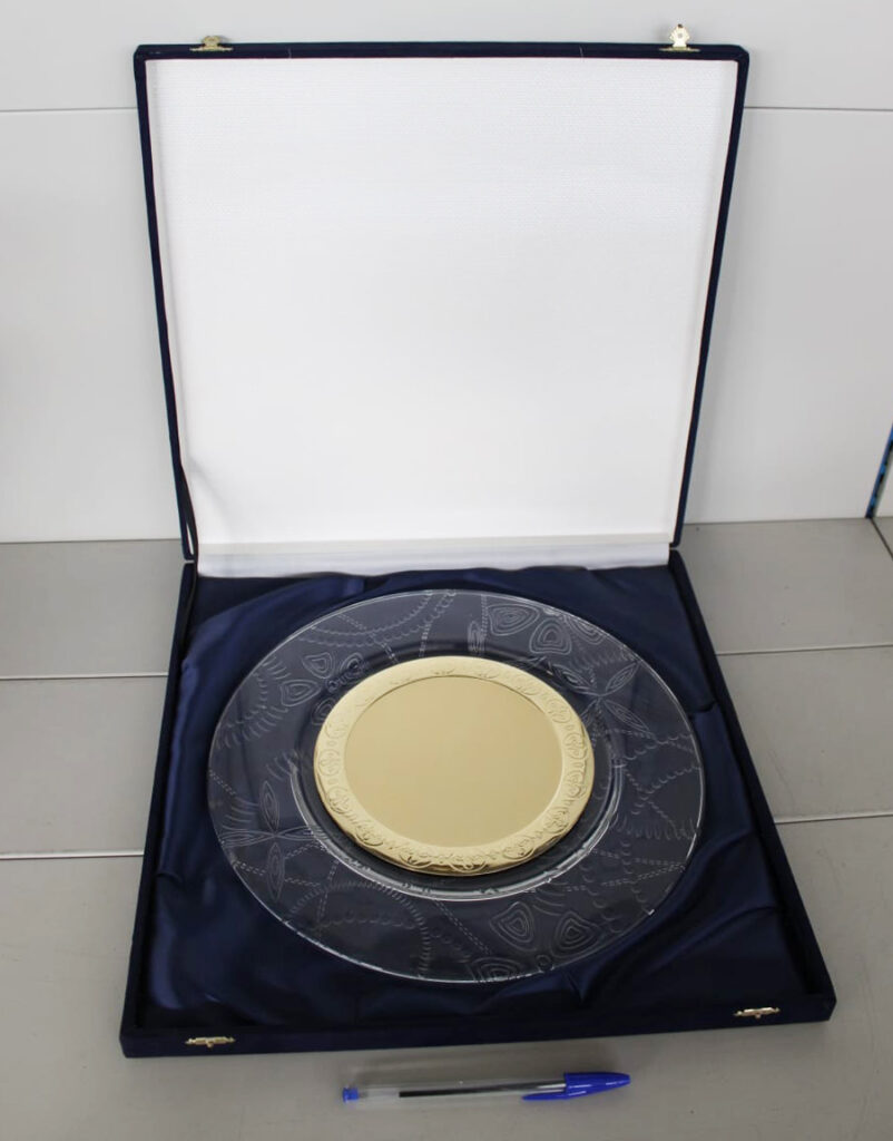 Trofeo neutro piatto